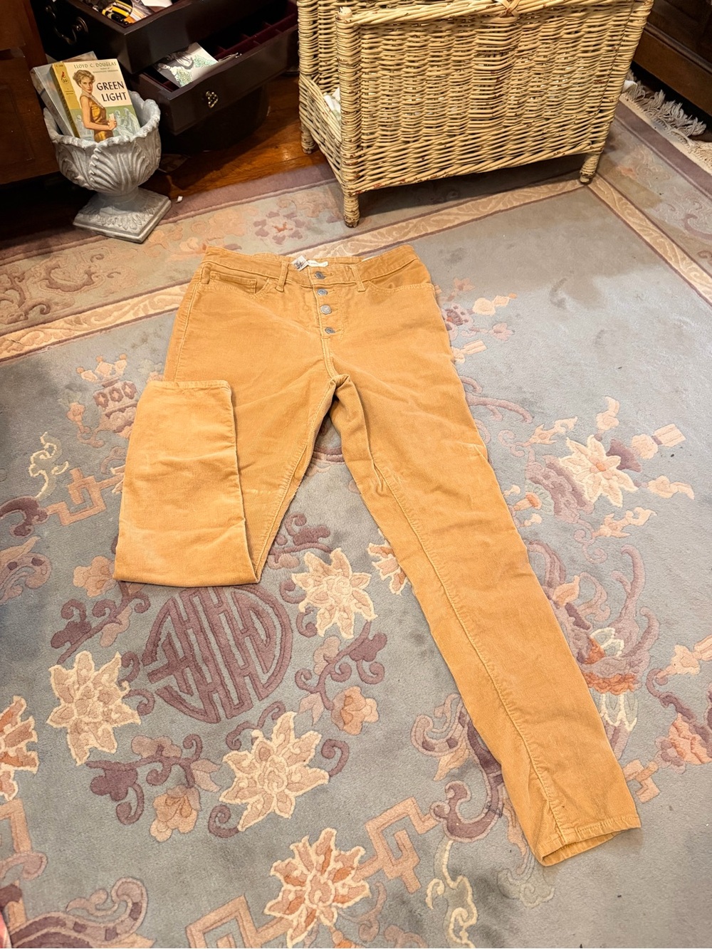 Levi's 721 High Rise Skinny Corduroy Pants in Beige